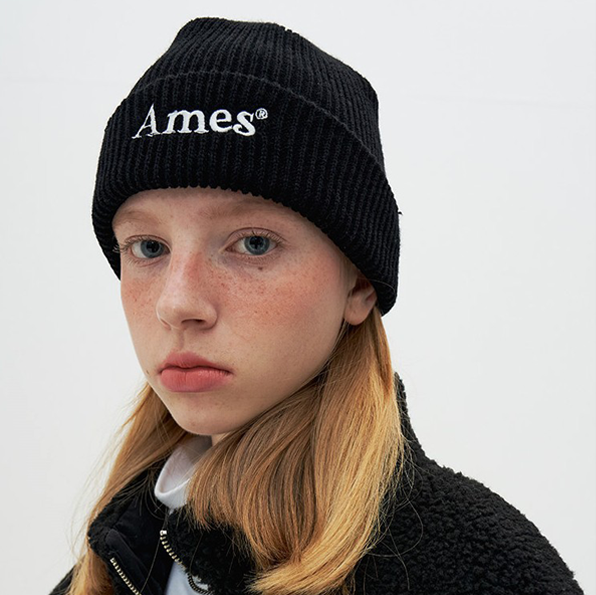 COLORED LOGO BEANIE_BK