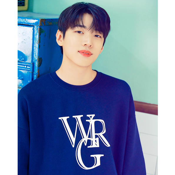 [WHEREAREYOUGOING x DKZ] (Jae Chan Random 1set of 2 Photocard Sets) WRG Biglogo Sweatshirt [Sage Green][2]